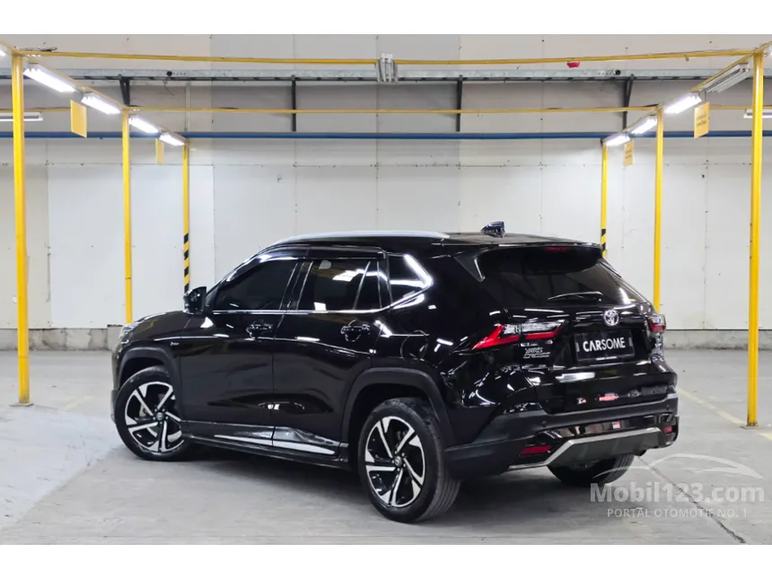 2023 Toyota Yaris Cross S HV SUV