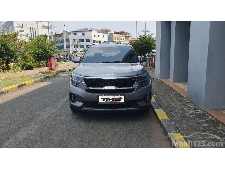 2022 KIA Seltos EX+ SUV