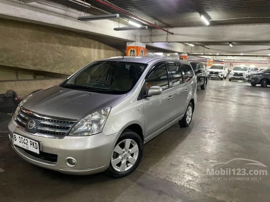 2010 Nissan Grand Livina XV MPV