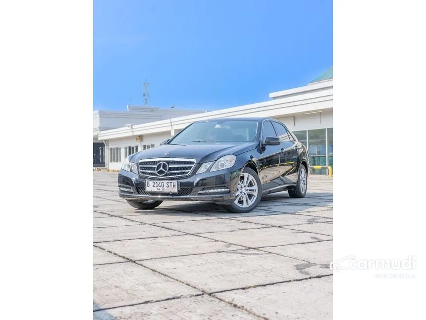 2011 Mercedes-Benz E200 CGI Sedan