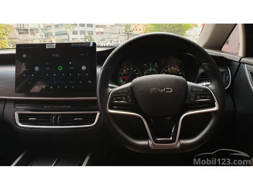 2024 BYD M6 Superior 7 Seater MPV