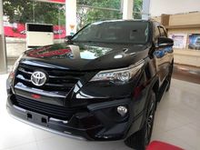 2018 Toyota Fortuner 2.4 TRD SUV