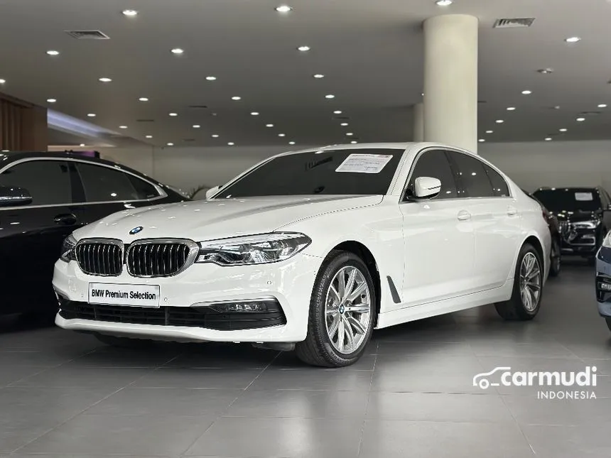 2020 BMW 520i Luxury Sedan