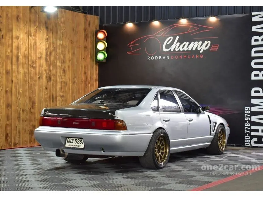 1992 Nissan CEFIRO Sedan