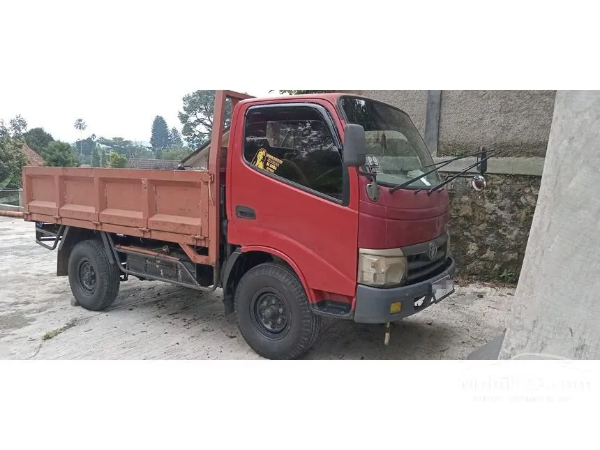 Jual Mobil Toyota Dyna 2013 4.0 di Jawa Barat Manual Trucks Merah Rp 140.000.000