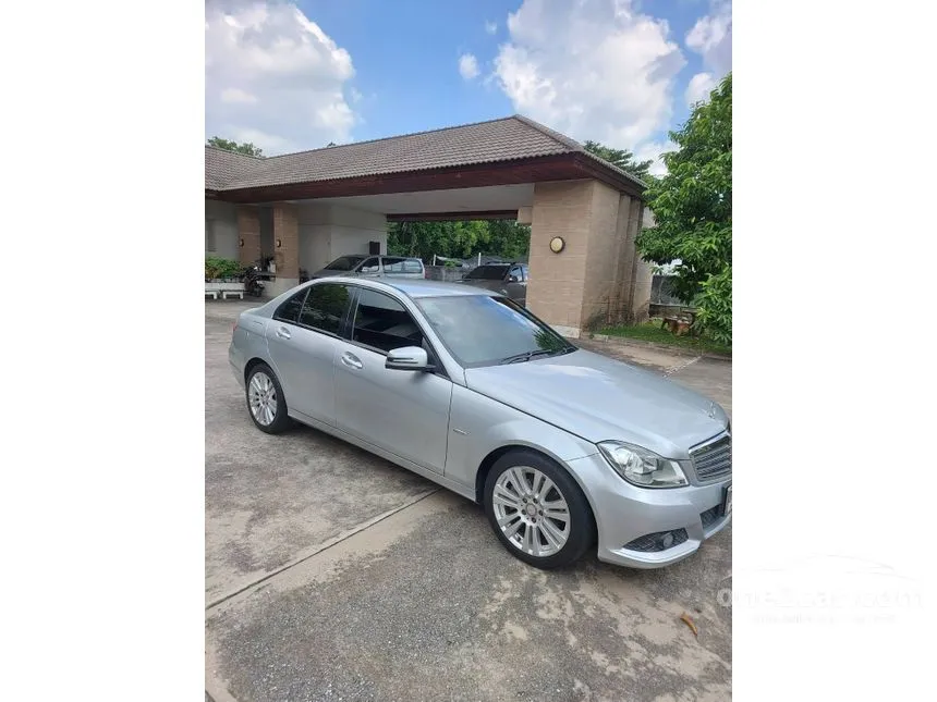 2012 Mercedes-Benz C200 CGI Elegance BlueEFFICIENCY Sedan