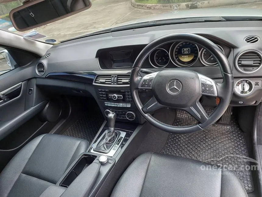 2012 Mercedes-Benz C200 CGI Elegance BlueEFFICIENCY Sedan