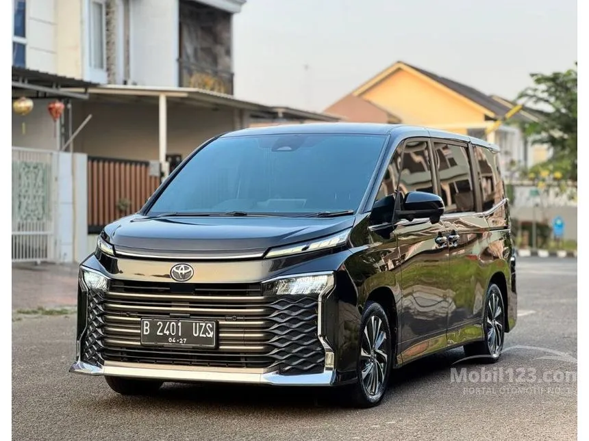 2022 Toyota Voxy MPV