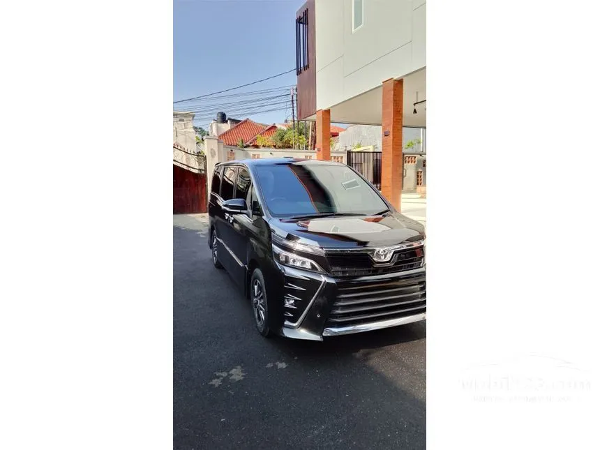 2018 Toyota Voxy MPV