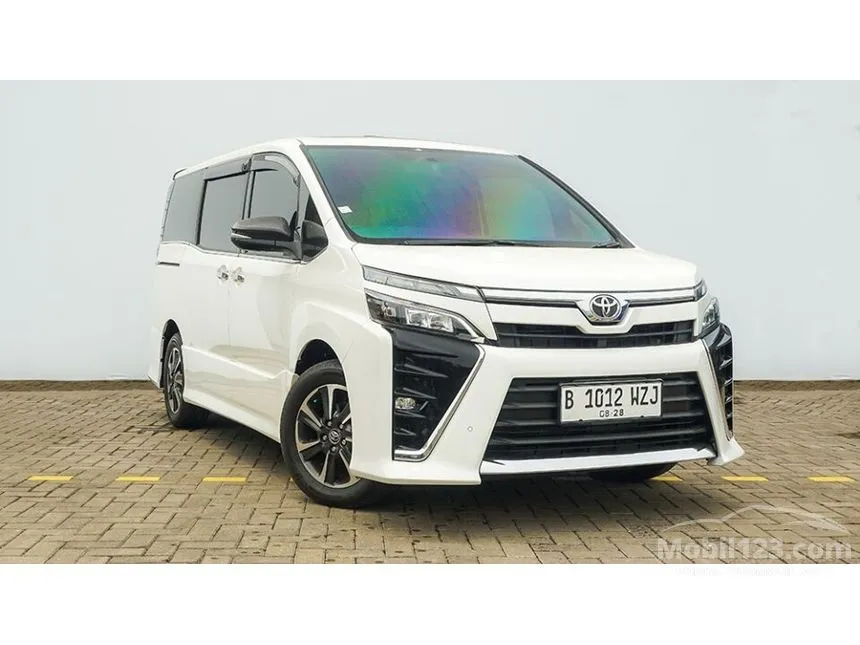 Jual Mobil Toyota Voxy 2018 2.0 di Banten Automatic Wagon Putih Rp 357.000.000