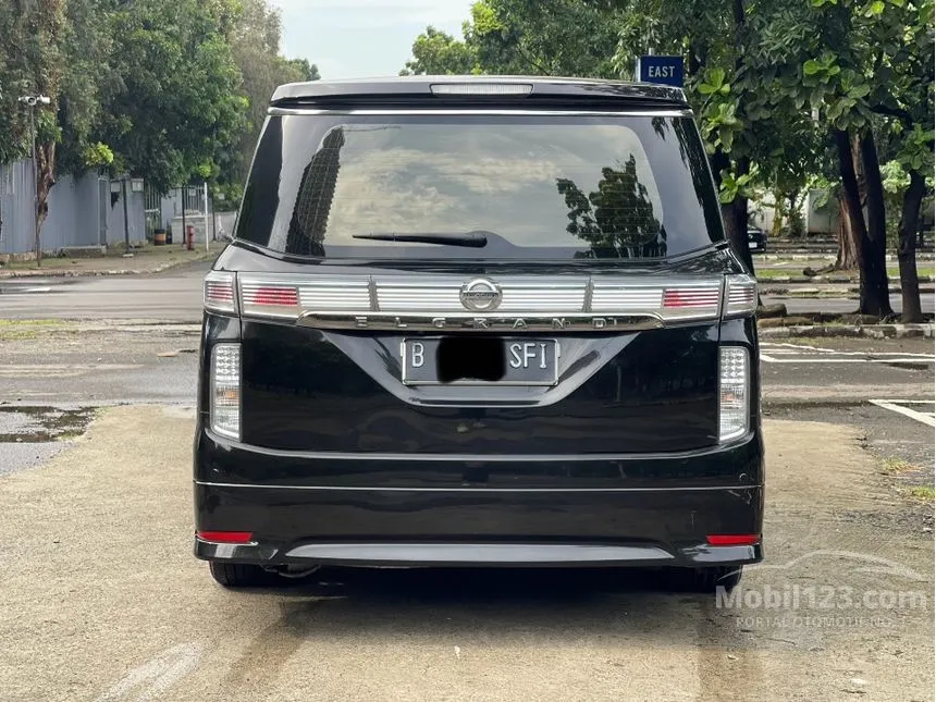 2014 Nissan Elgrand Highway Star MPV