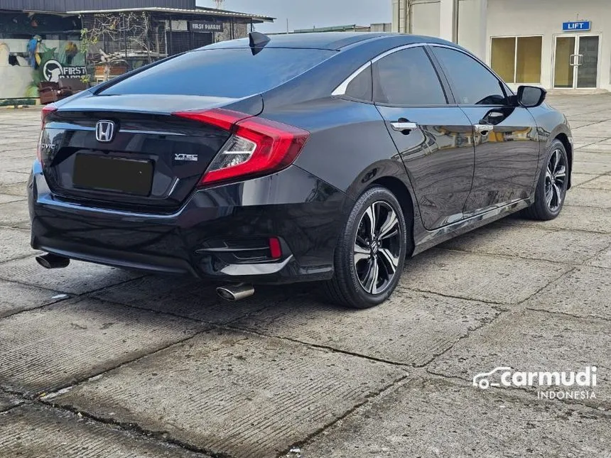 2018 Honda Civic ES Sedan