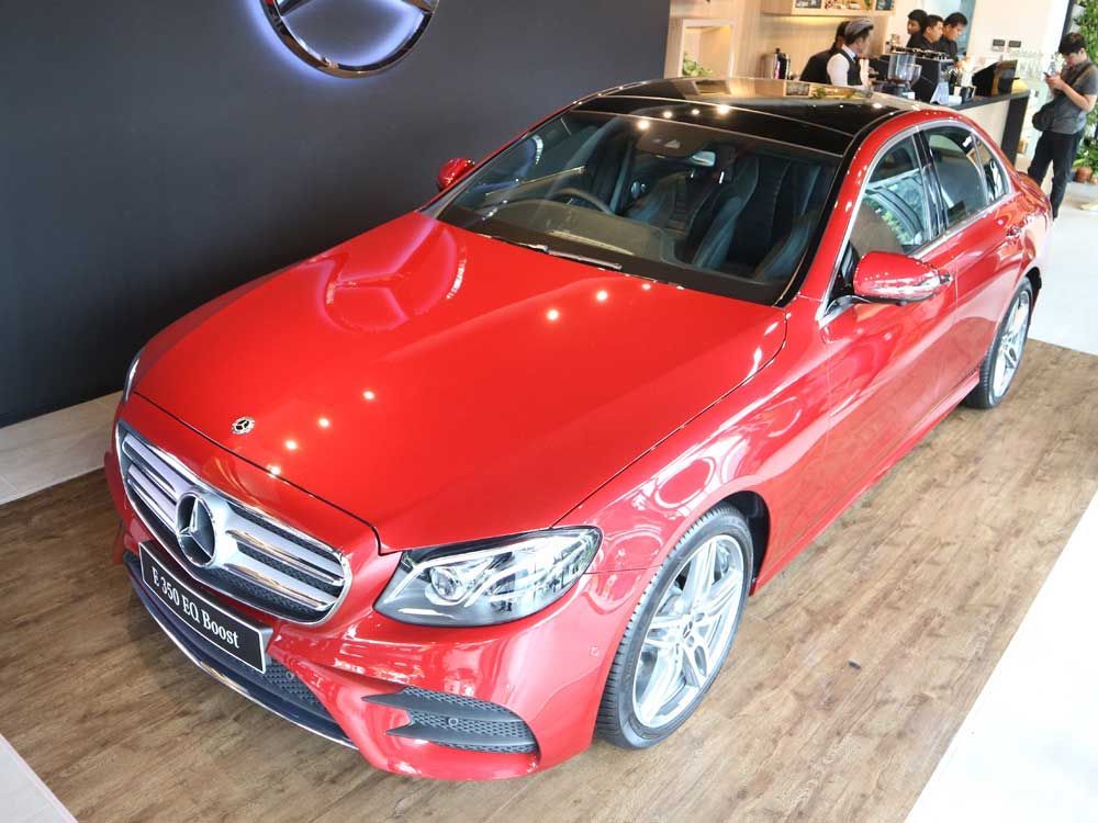 Harga Mercedes-Benz E 350 EQ Boost Rakitan Lokal Nyaris Rp 1,5 Miliar