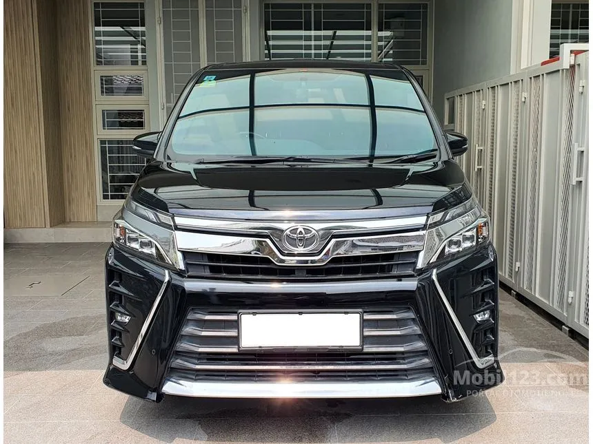 2019 Toyota Voxy MPV