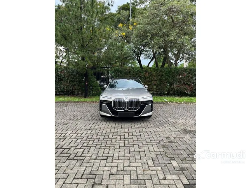 2023 BMW 735i M Sport Sedan