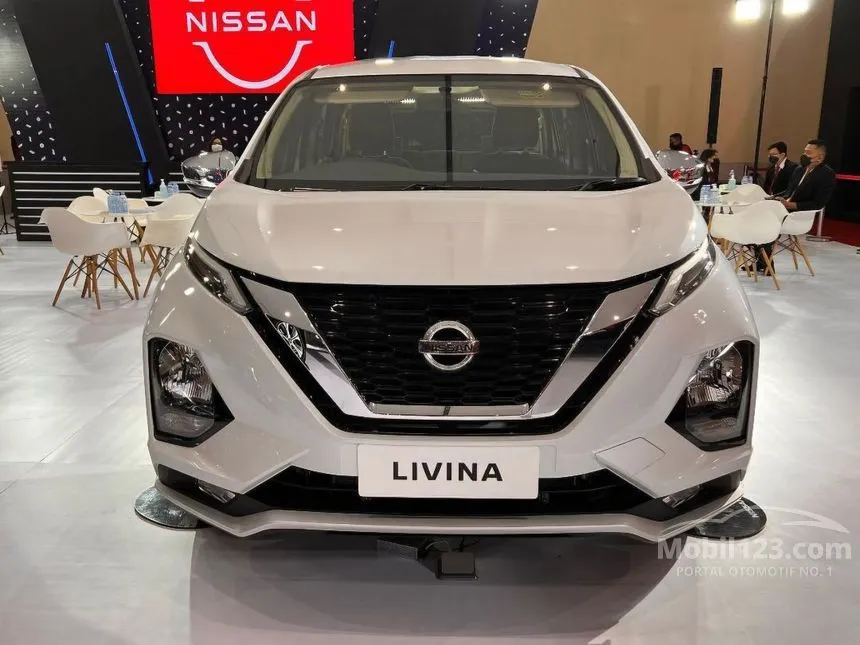 Jual Mobil Nissan Livina 2023 VL 1.5 di Jawa Timur Automatic Wagon Putih Rp 335.000.000