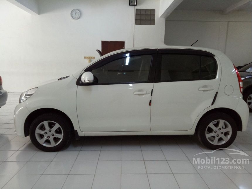 Jual Mobil  Daihatsu  Sirion 2011 M Sport  1 3 di Jawa Timur 