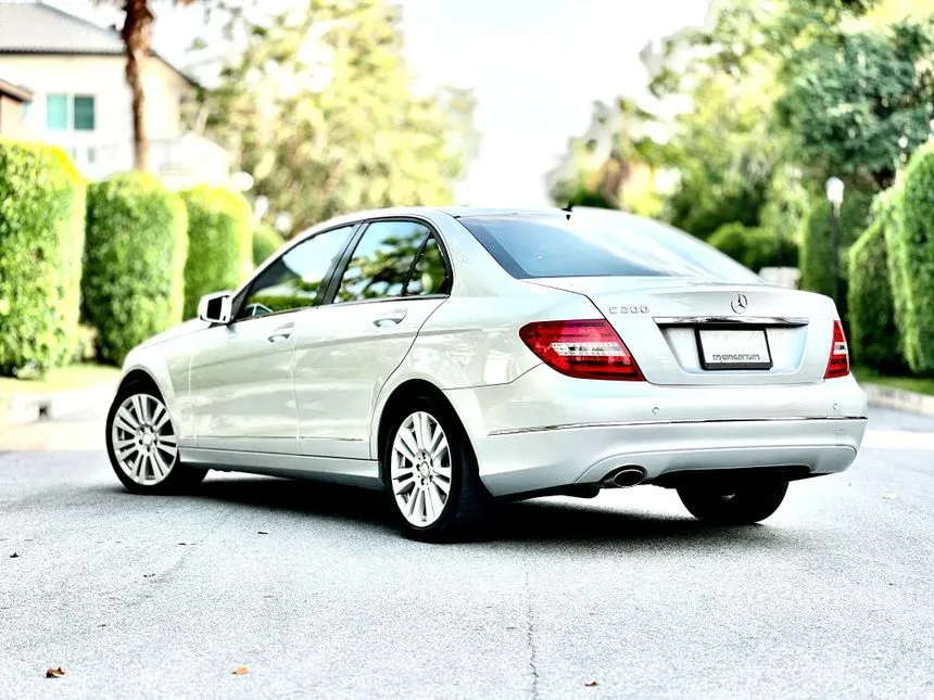 2013 Mercedes-Benz C200 CGI BlueEFFICIENCY Sedan