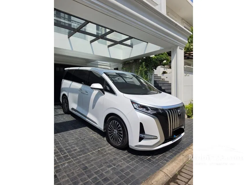 2025 Denza D9 Advanced MPV
