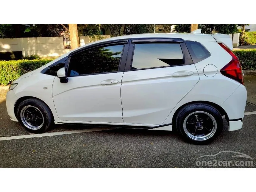 2016 Honda JAZZ V Hatchback