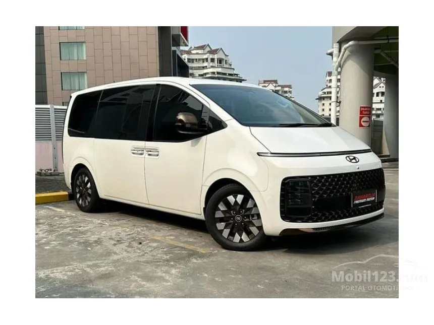 Jual Mobil Hyundai Staria 2022 Signature 7 2.2 di DKI Jakarta Automatic Wagon Putih Rp 765.000.000