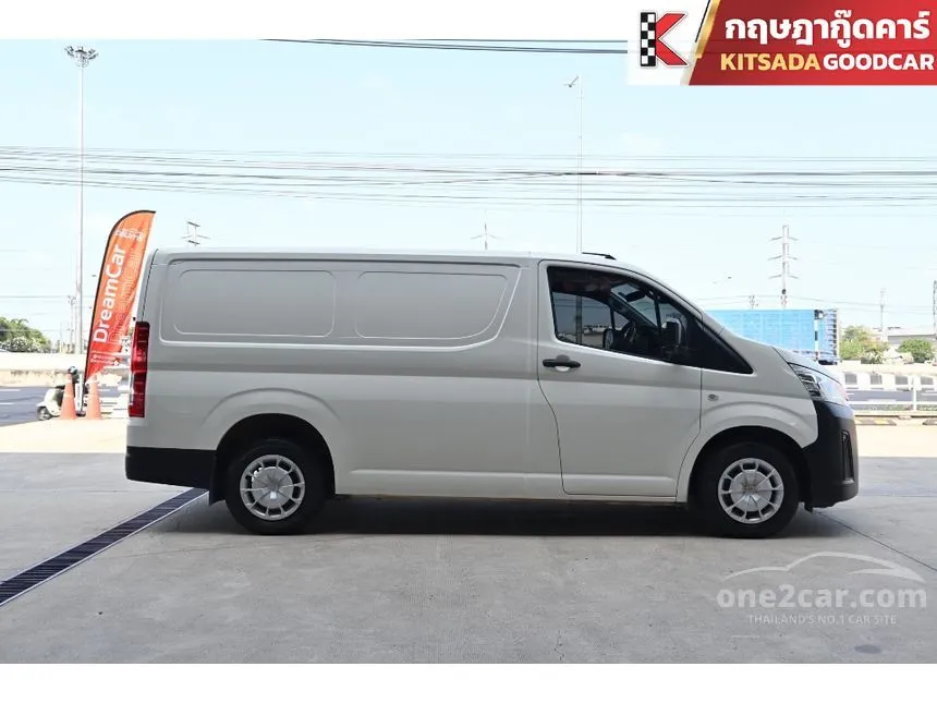 2022 Toyota HIACE Eco Van