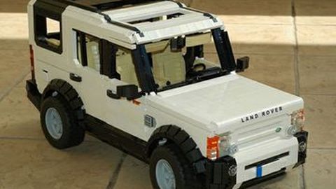 Melihat Lego Land Rover Discovery 3