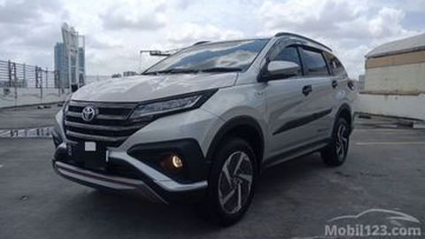 Harga Turun Rp 44 Juta, Jok Toyota Rush Bekas 2021 Ini Masih Ada Plastiknya