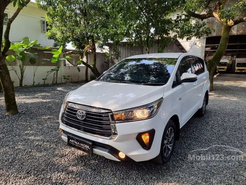 Jual Mobil Toyota Kijang Innova 2022 G 2.0 di Jawa Barat Automatic MPV Putih Rp 325.000.000