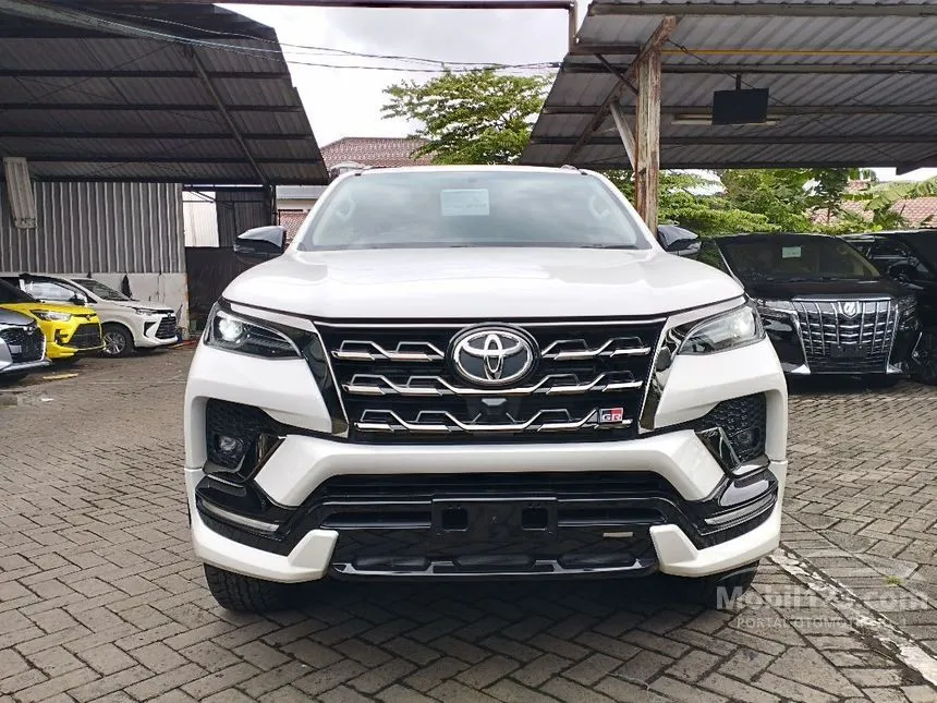 Jual Mobil Toyota Fortuner 2024 GR Sport 2.8 di Jawa Timur Automatic SUV Putih Rp 759.700.000