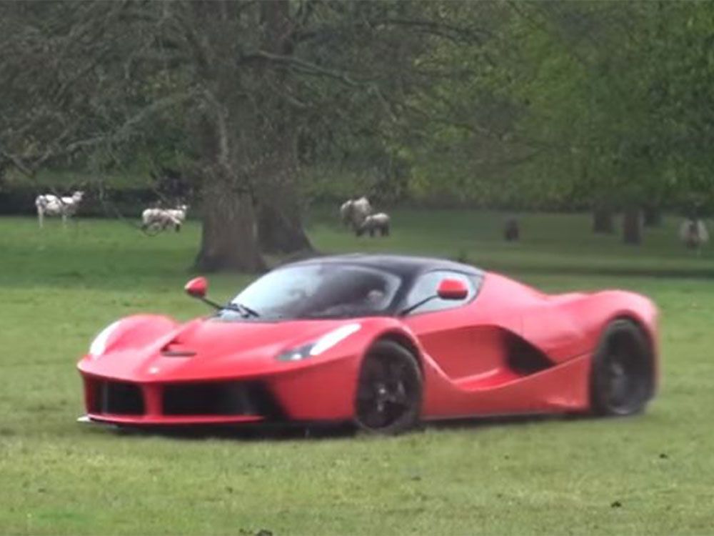 Crazy Rich Inggris Perlakukan Ferrari LaFerrari Seenaknya