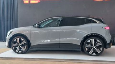 Harga dan Spesifikasi Mobil Listrik Renault Megane yang Baru Meluncur di Indonesia