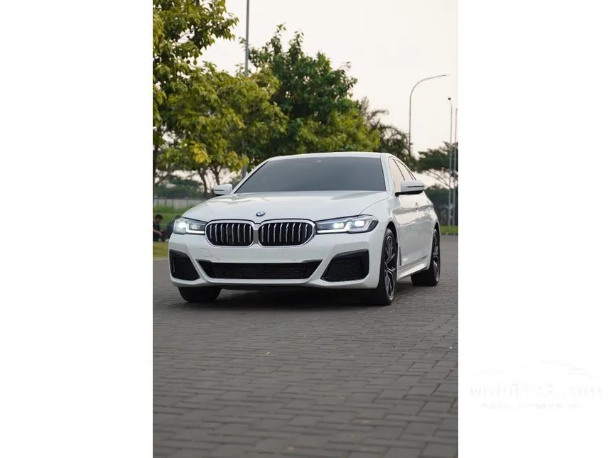 Jual Mobil BMW 520i 2021 M Sport 2.0 di DKI Jakarta Automatic Sedan Putih Rp 879.000.000