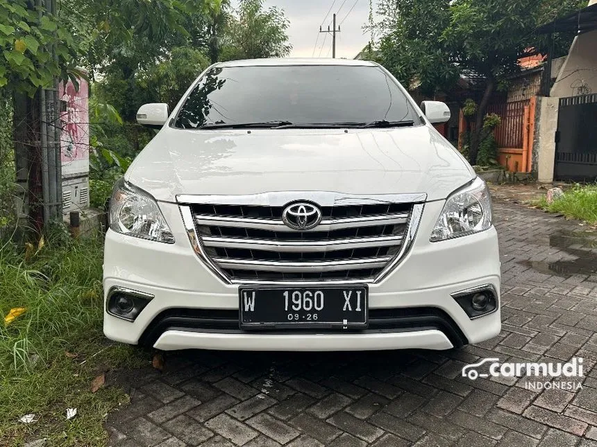 Jual Mobil Toyota Kijang Innova 2014 V 2.0 di Jawa Timur Automatic MPV Putih Rp 178.000.000
