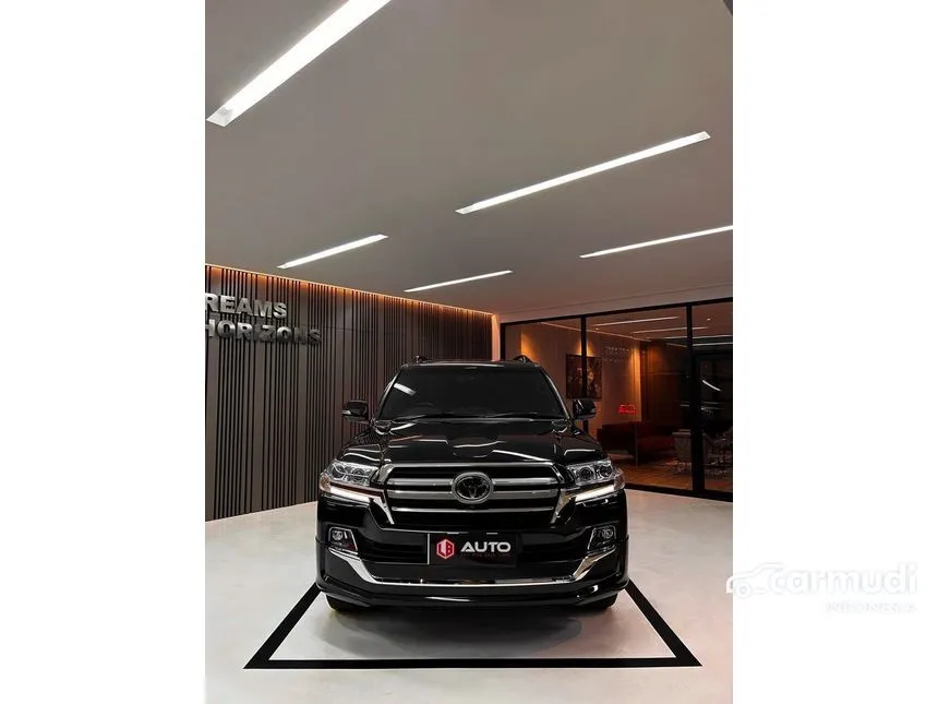 2019 Toyota Land Cruiser 200 VX-R SUV