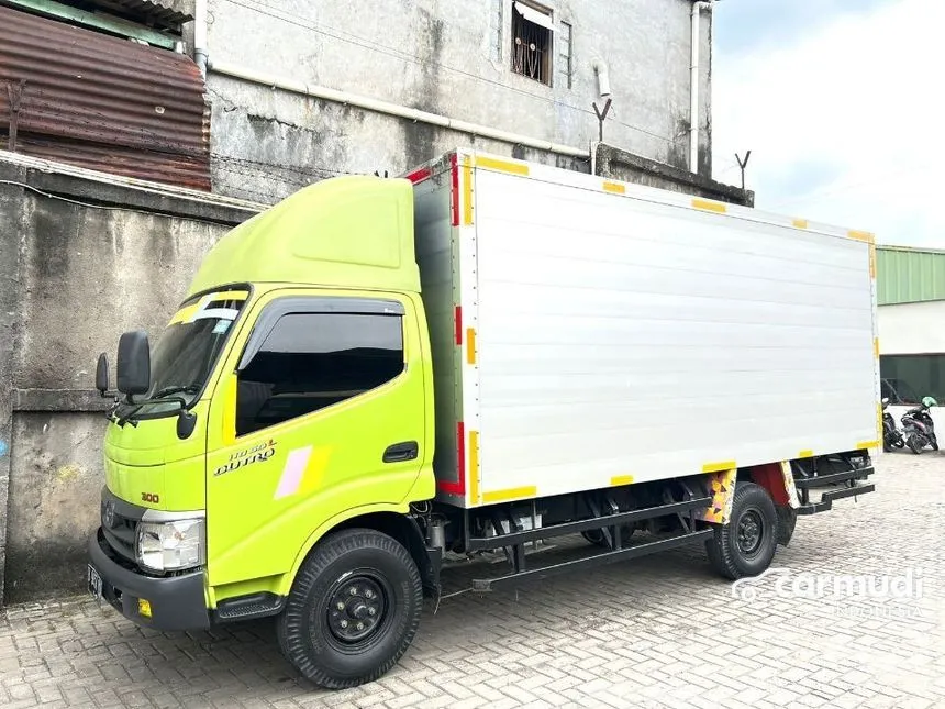 2020 Hino Dutro 110 SDL Trucks
