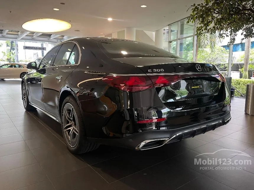 2025 Mercedes-Benz E300 AMG Line Sedan