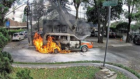 Angkot Terbakar di Bandung