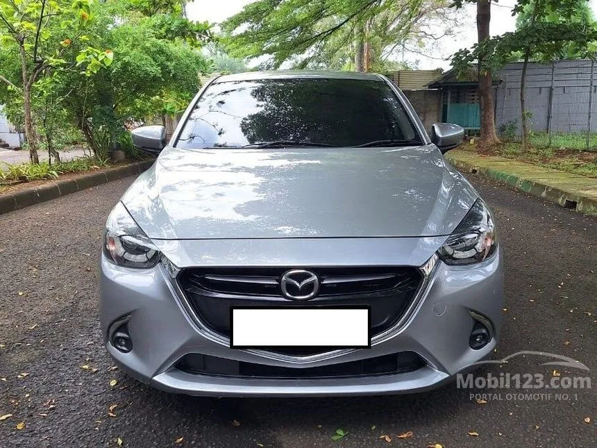 Jual Mobil Mazda 2 2017 R 1.5 di DKI Jakarta Automatic Hatchback Silver Rp 175.000.000