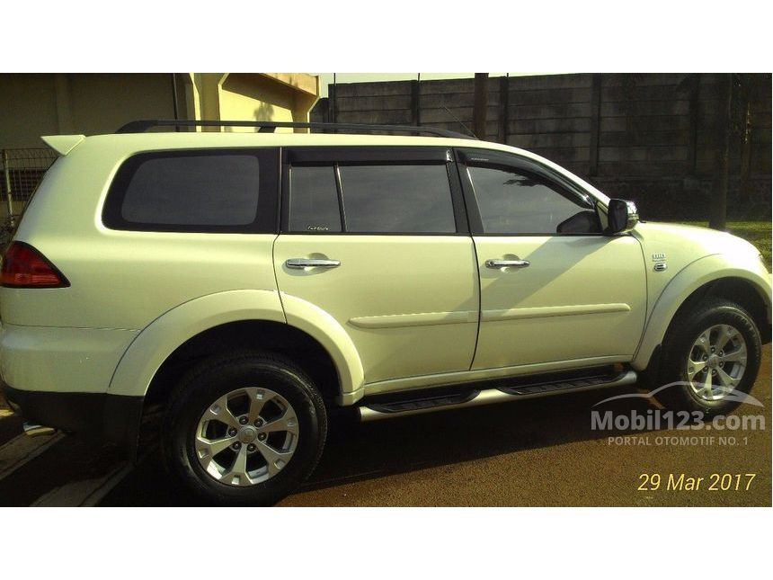  Pajero  Sport  Dakar  Putih Pajero  Spor