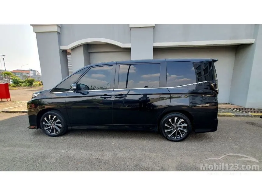 2022 Toyota Voxy (Non Premium Color) MPV