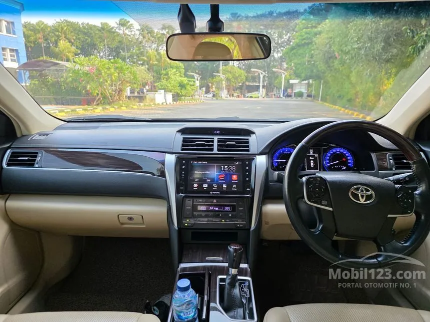 2017 Toyota Camry V Sedan