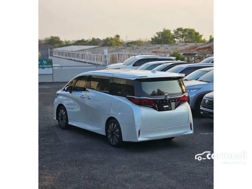 2024 Toyota Alphard HEV MPV