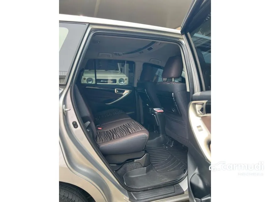 2022 Toyota Kijang Innova V MPV