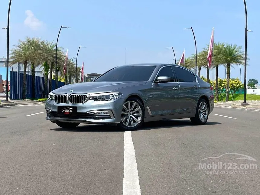 2018 BMW 520i Luxury Sedan