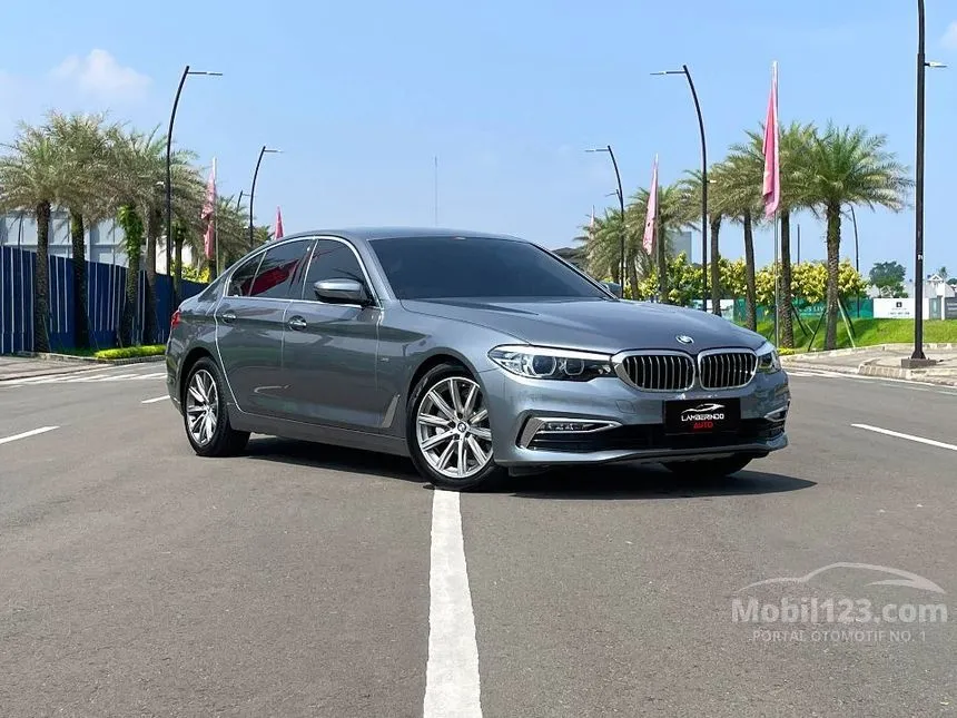 2018 BMW 520i Luxury Sedan