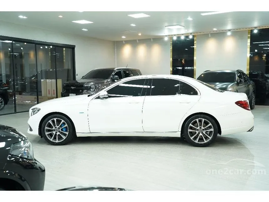 2019 Mercedes-Benz E350 e Avantgarde Sedan