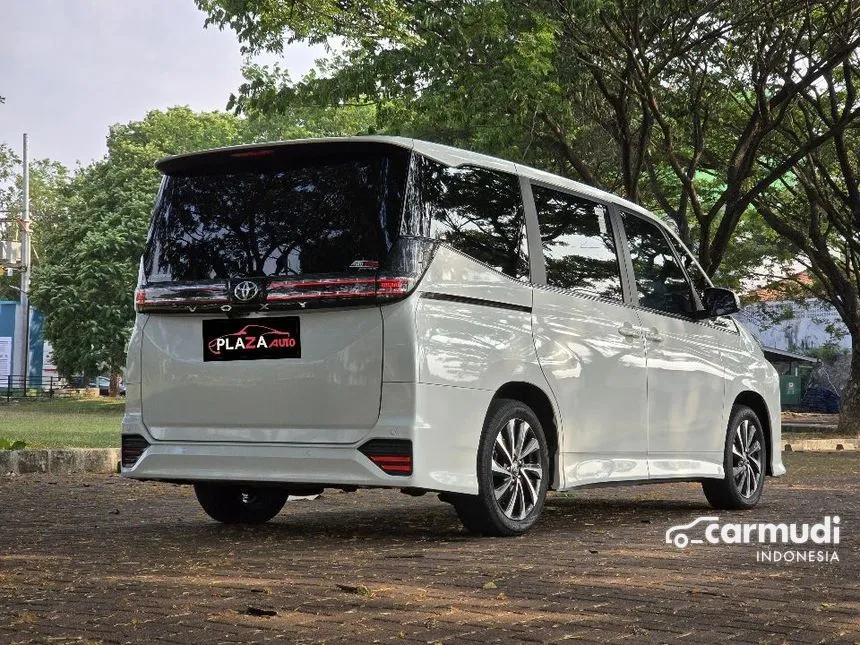 2022 Toyota Voxy Wagon