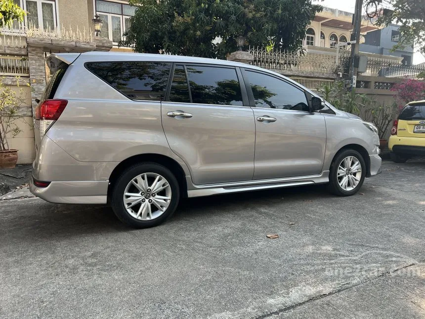 2017 Toyota Innova Crysta V Wagon