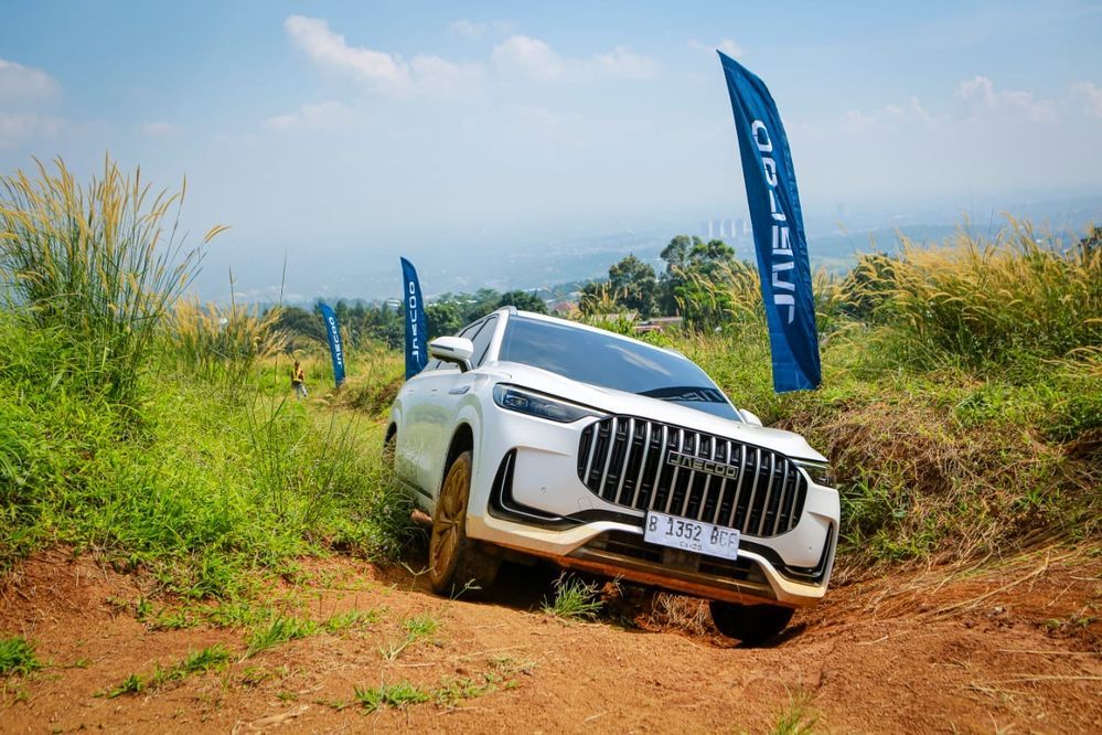 First Drive JAECOO J8 AWD, Sensasi Ketangguhan Range Rover Velar Versi Terjangkau